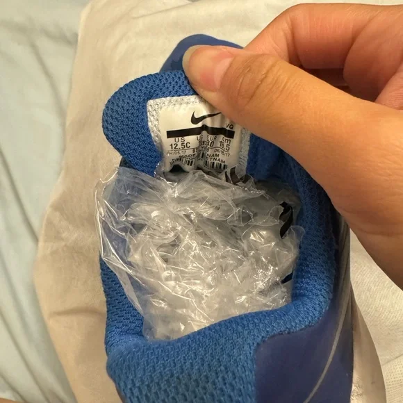 Bundle of three toddler shoes - Picture 10 of 16